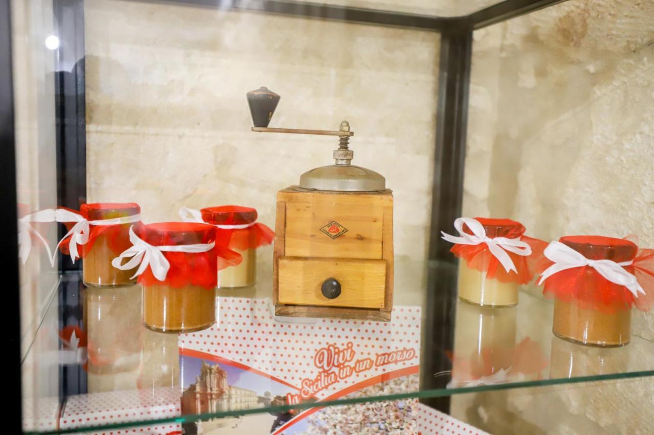 シラクーサ La Sicilia In Un Sogno Bed & Breakfast エクステリア 写真